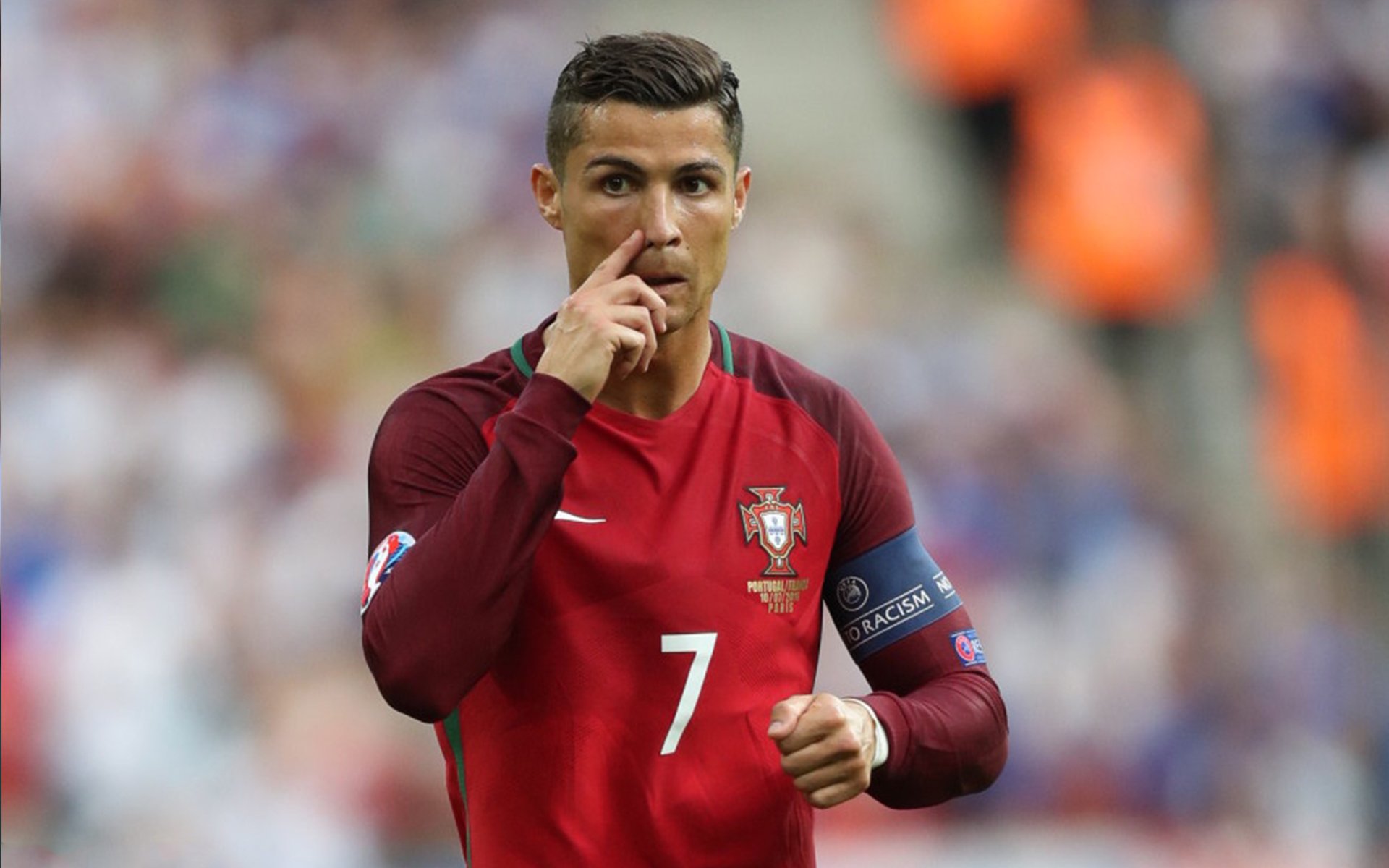 严格裁判体系：确保每一局比赛的公正性，严格遵守比赛规则 坚决服从裁判