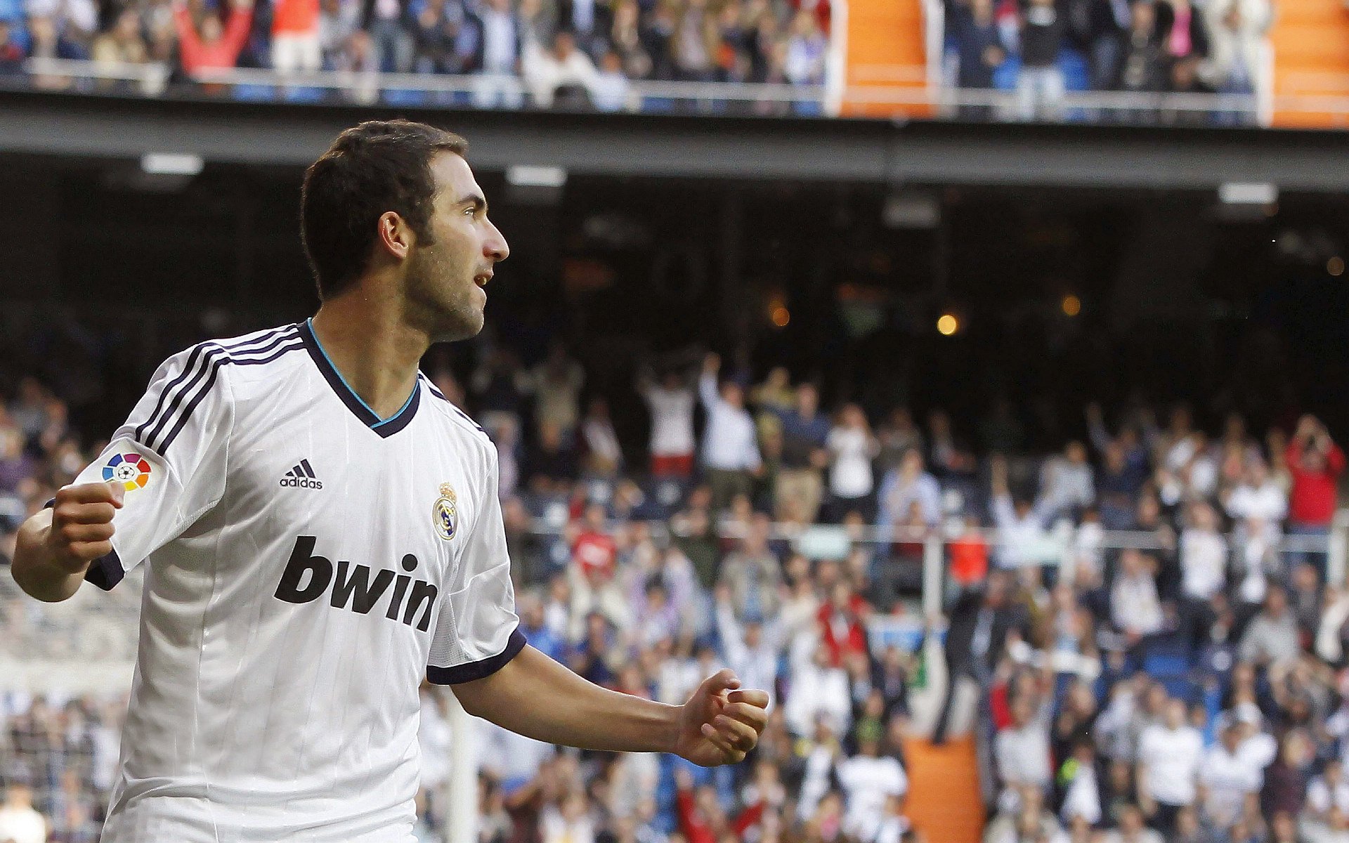 西甲:比利亚雷亚尔3-2逆转巴塞罗那,关键时刻表现抢眼,比利亚雷亚尔队